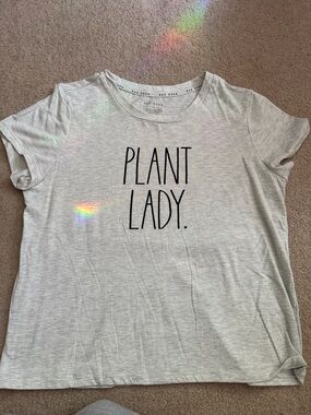 Rae Dunn PLANT LADY. Tee - Light Gray